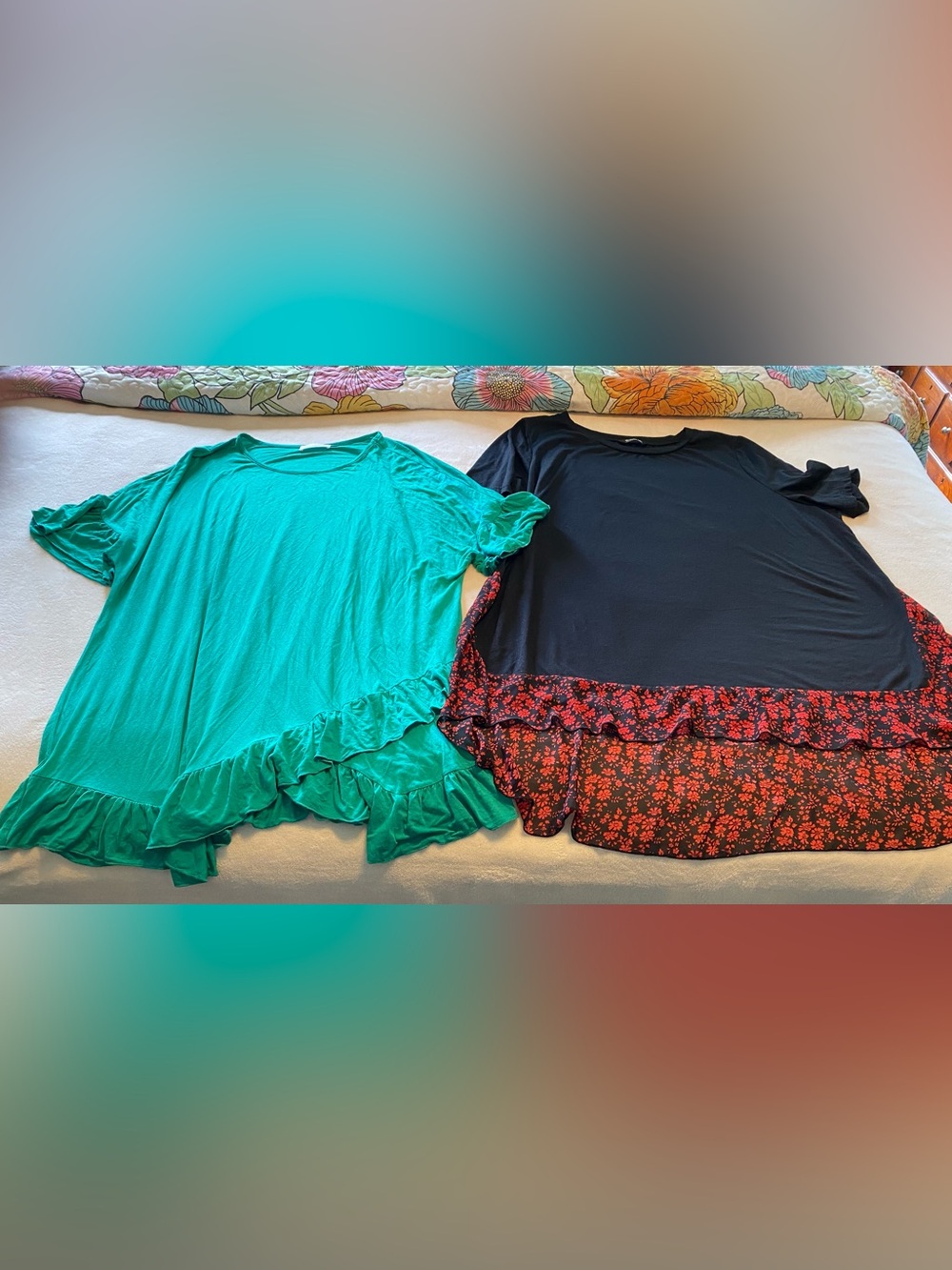 Women’s Ruffle-Hem Short Sleeve Top - Teal and red and black